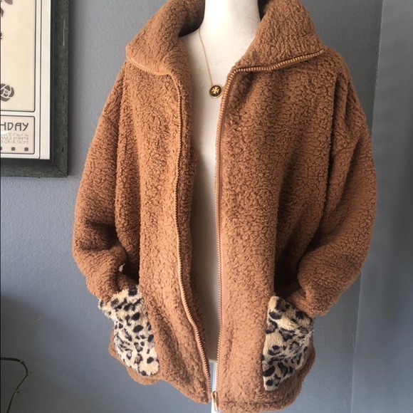 🧨Bomb Sale Ends Sunday 🧨 Super Soft Plush Teddy Bear Fur Leopard Coat Tan - Picture 2 of 11